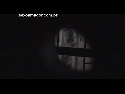 ❤️ Blondiin saab salaja videolevi naabruskonna voyeuri poolt peidetud õõnsate telliskivide taha peidetud ❤️❌ Porno at us ❌️