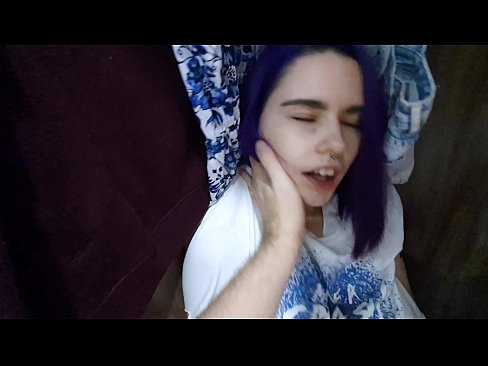 ❤️ Leidsin oma õe kapist ja aitasin tal cumida ❤️❌ Porno at us ❌️